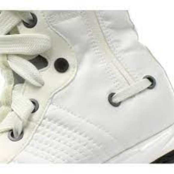 Women's Adidas by Stella McCartney Fortanima Winter Boots - Picture 4 of 11